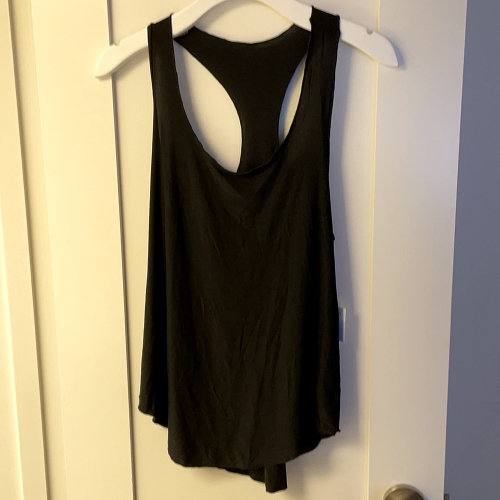 NWT Onzie Glossy Flow Tank OS